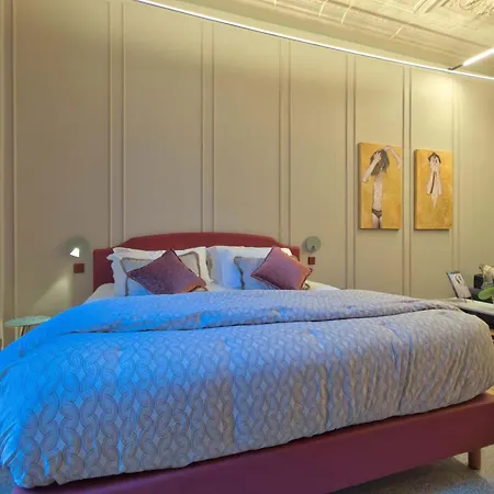 Homeby, Cinisca Rose Han/Misafirhane *