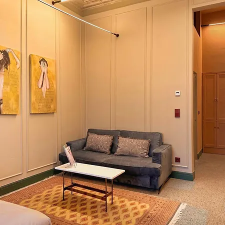 Homeby, Cinisca Rose Inn Bologna