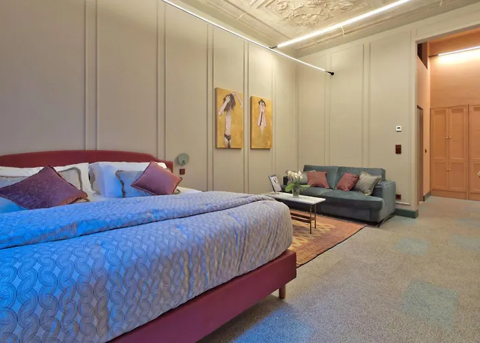 Homeby, Cinisca Rose *