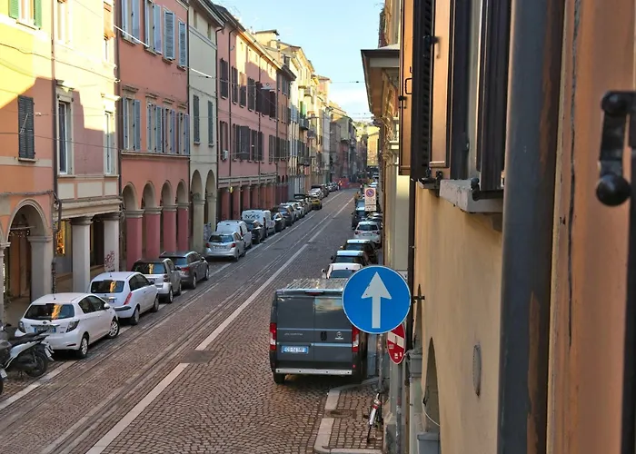 Homeby, Cinisca Rose אורחן