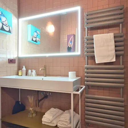 Homeby, Cinisca Rose