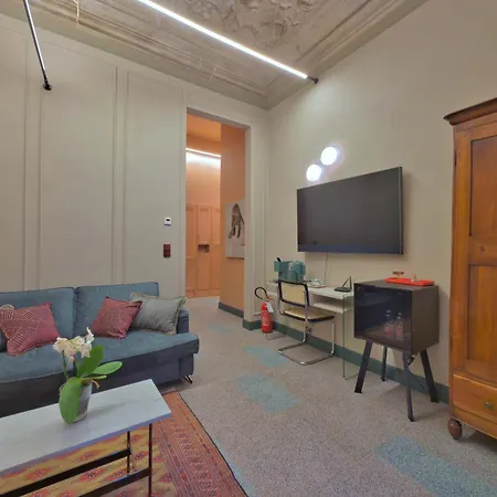 Homeby, Cinisca Rose Kro