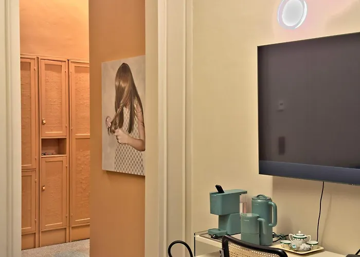 Homeby, Cinisca Rose Kro